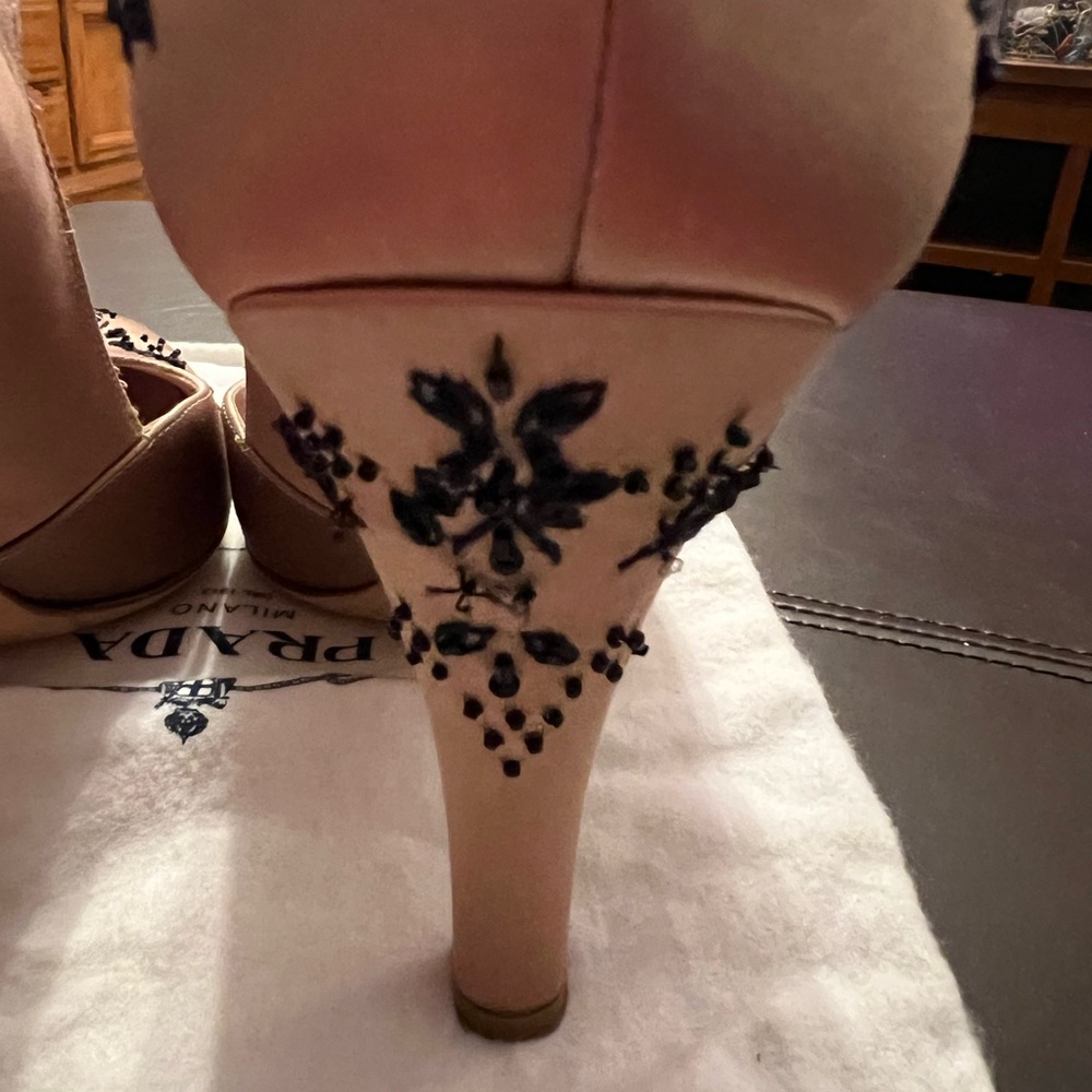 Prada satin embellished pumps - Picture 7 of 9